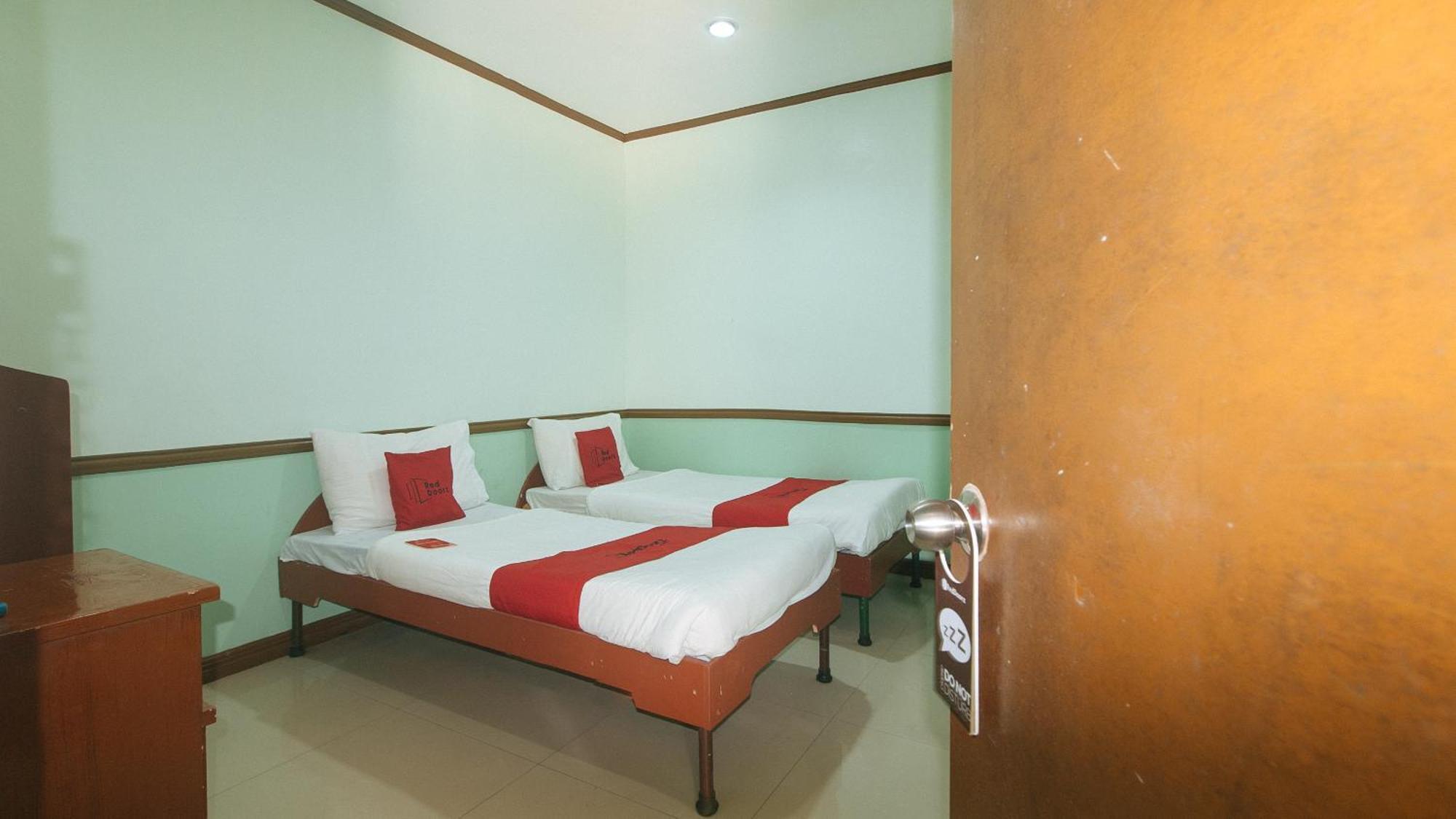 Reddoorz At Maanyag Pension House Mandaue Cebu Esterno foto