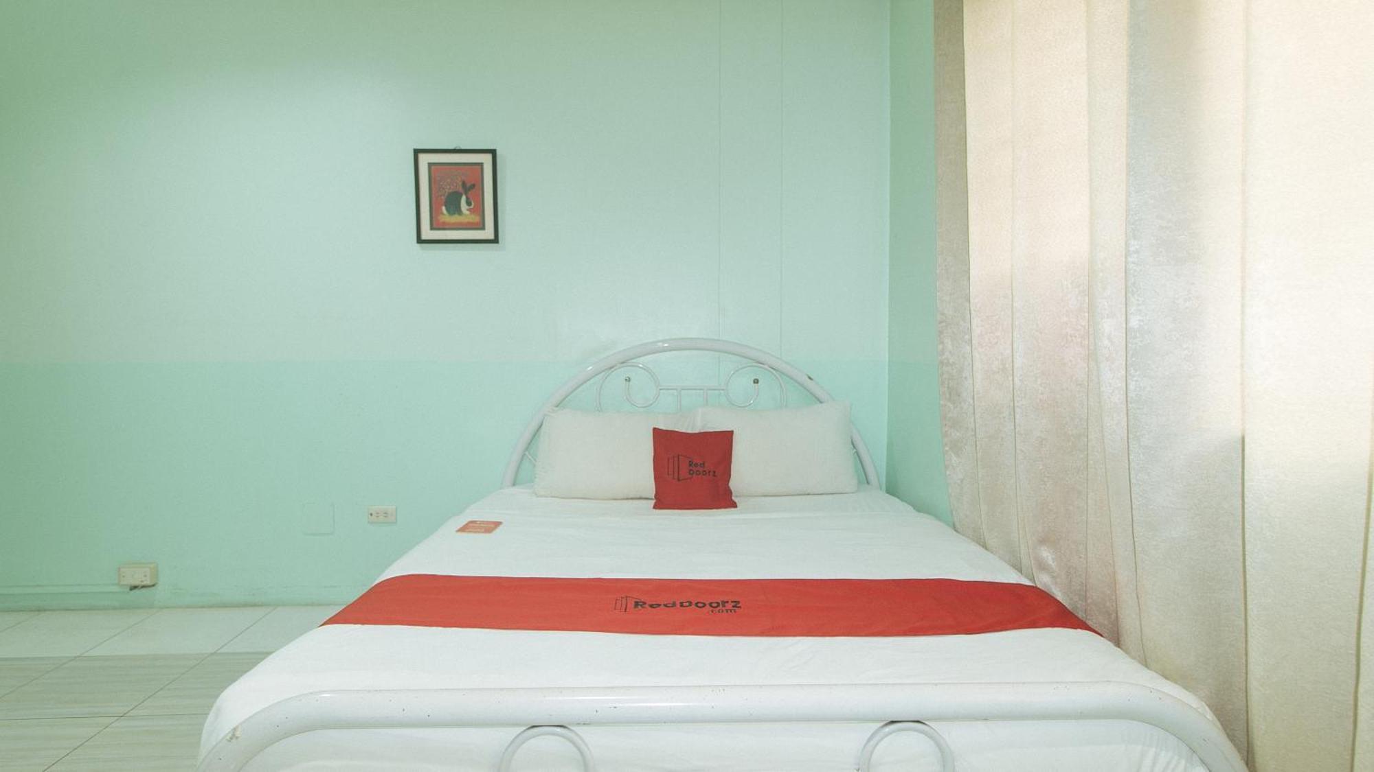 Reddoorz At Maanyag Pension House Mandaue Cebu Esterno foto