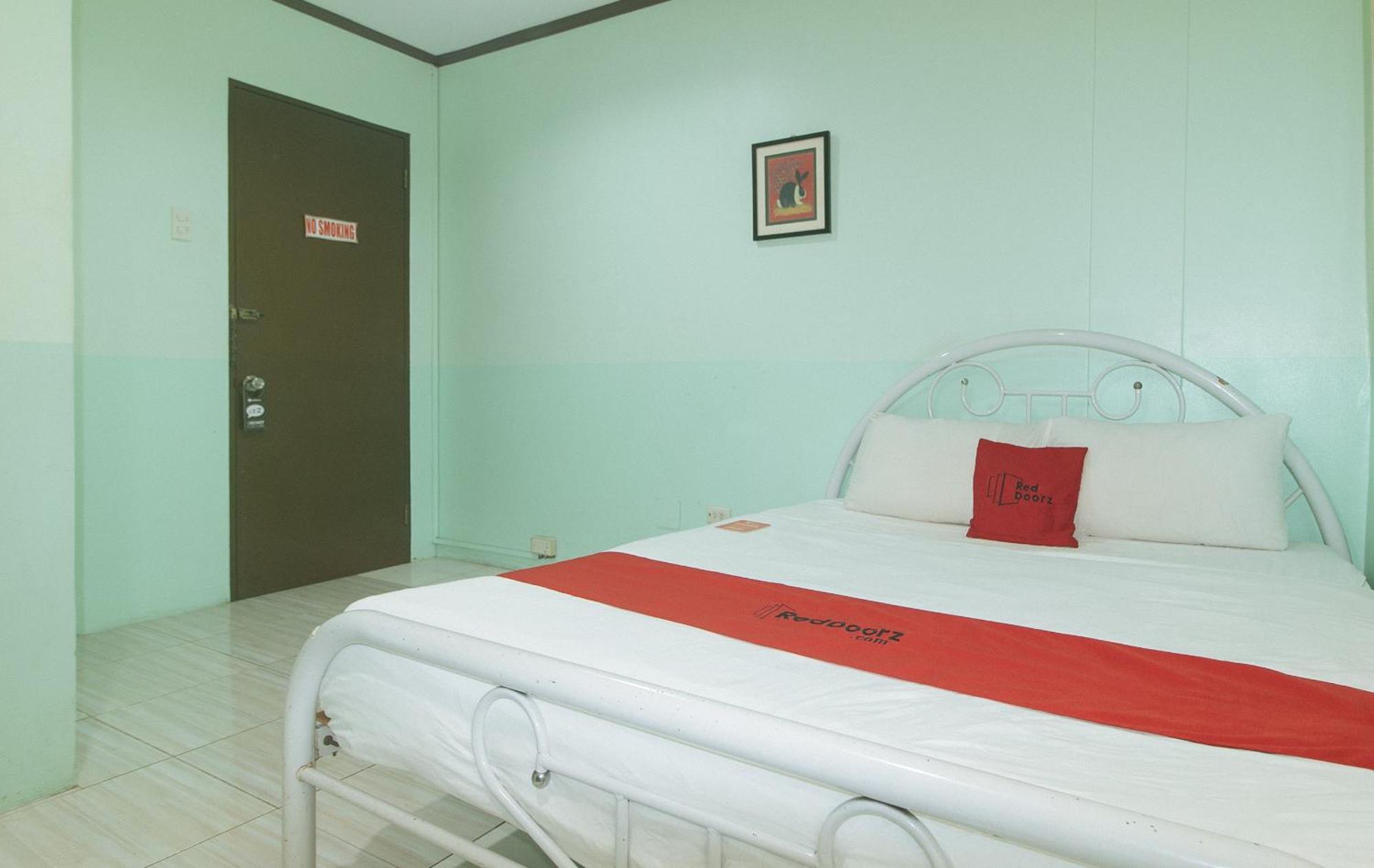 Reddoorz At Maanyag Pension House Mandaue Cebu Esterno foto
