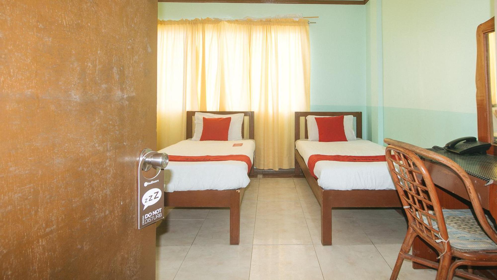 Reddoorz At Maanyag Pension House Mandaue Cebu Esterno foto