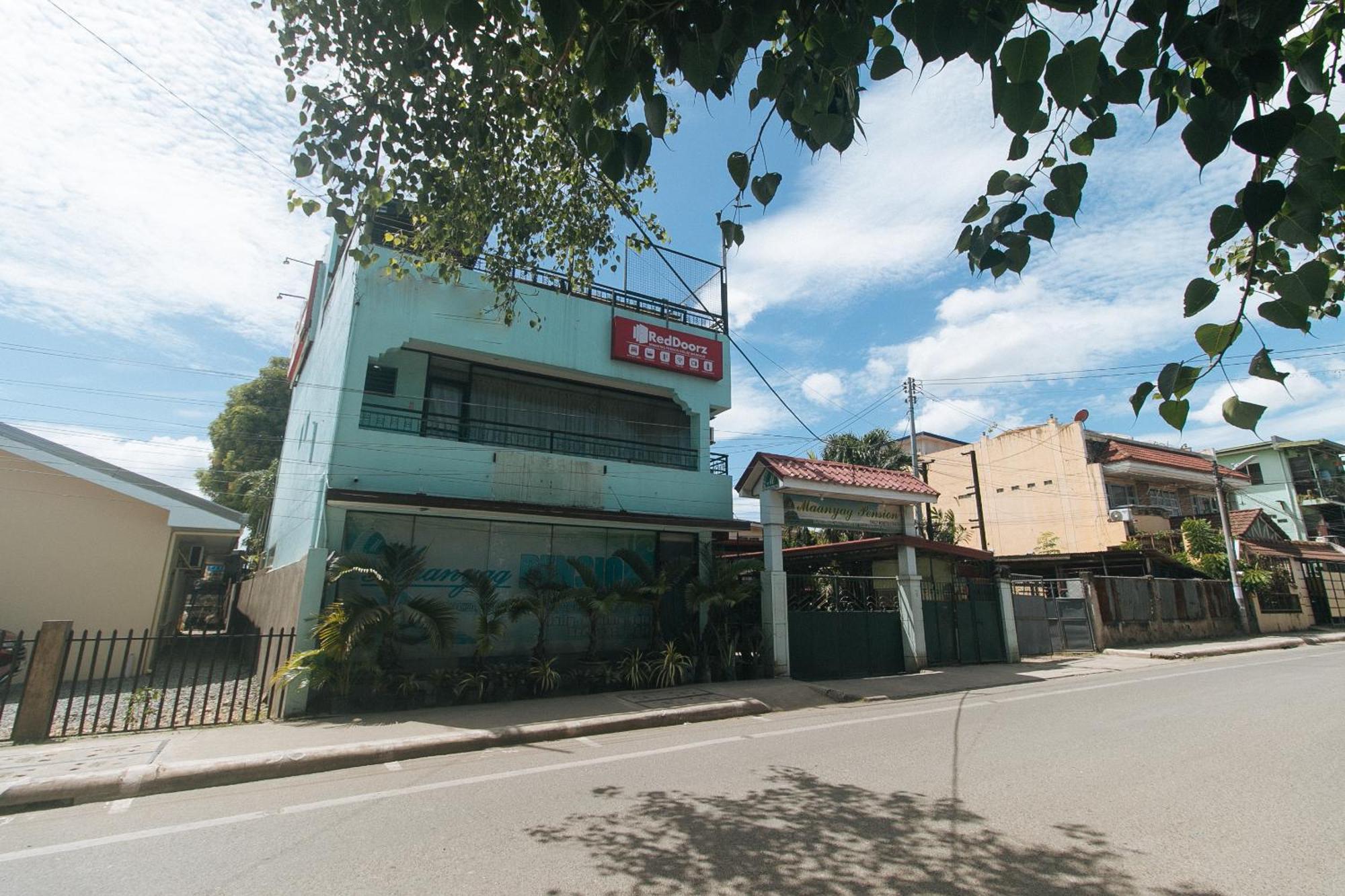 Reddoorz At Maanyag Pension House Mandaue Cebu Esterno foto